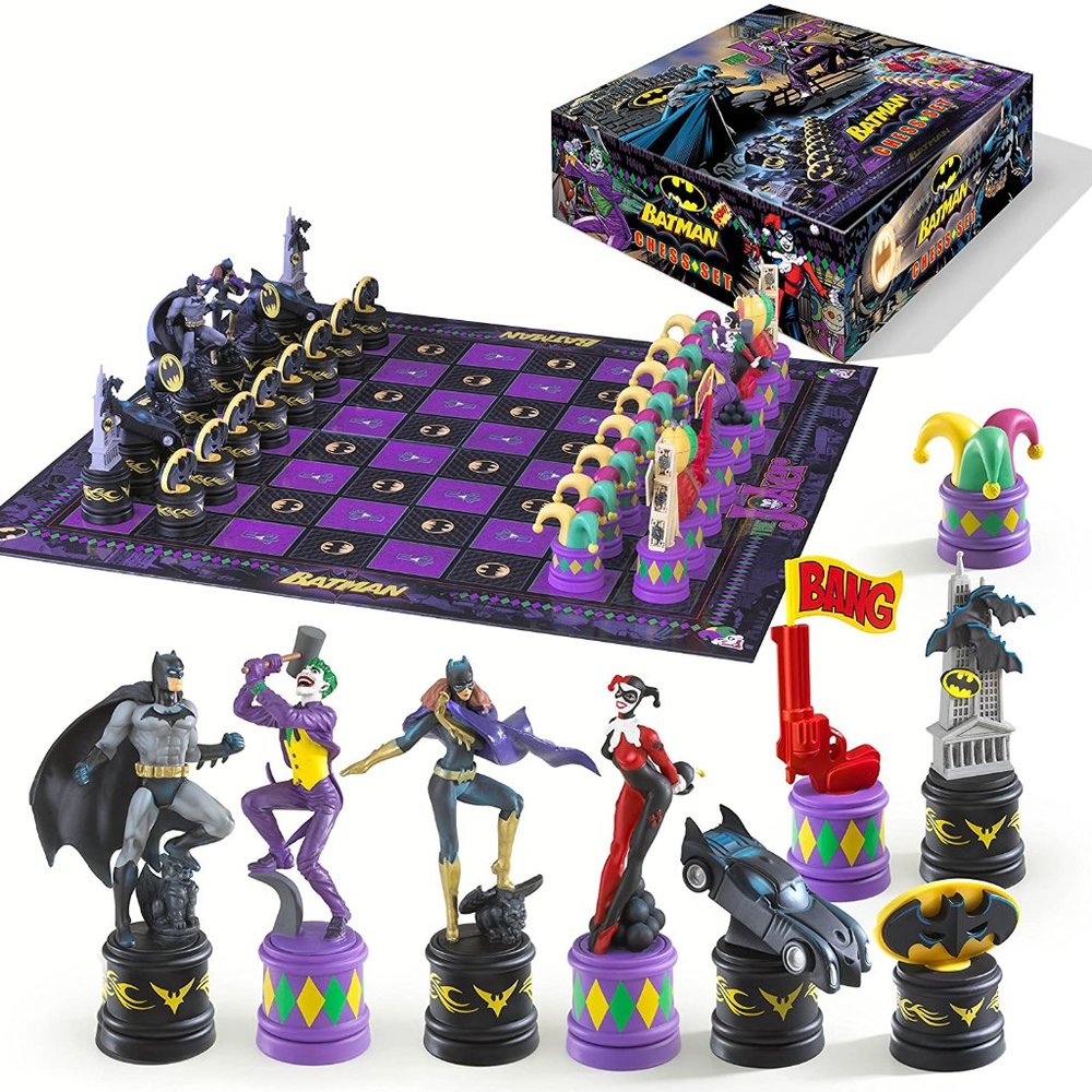 SOLD!!! BATMAN CHESS SET DARK KNIGHT VS JOKER
